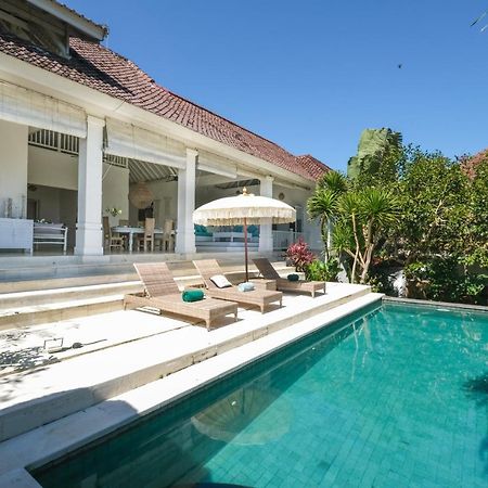 Villa Hally Bali Ungasan  Exterior photo